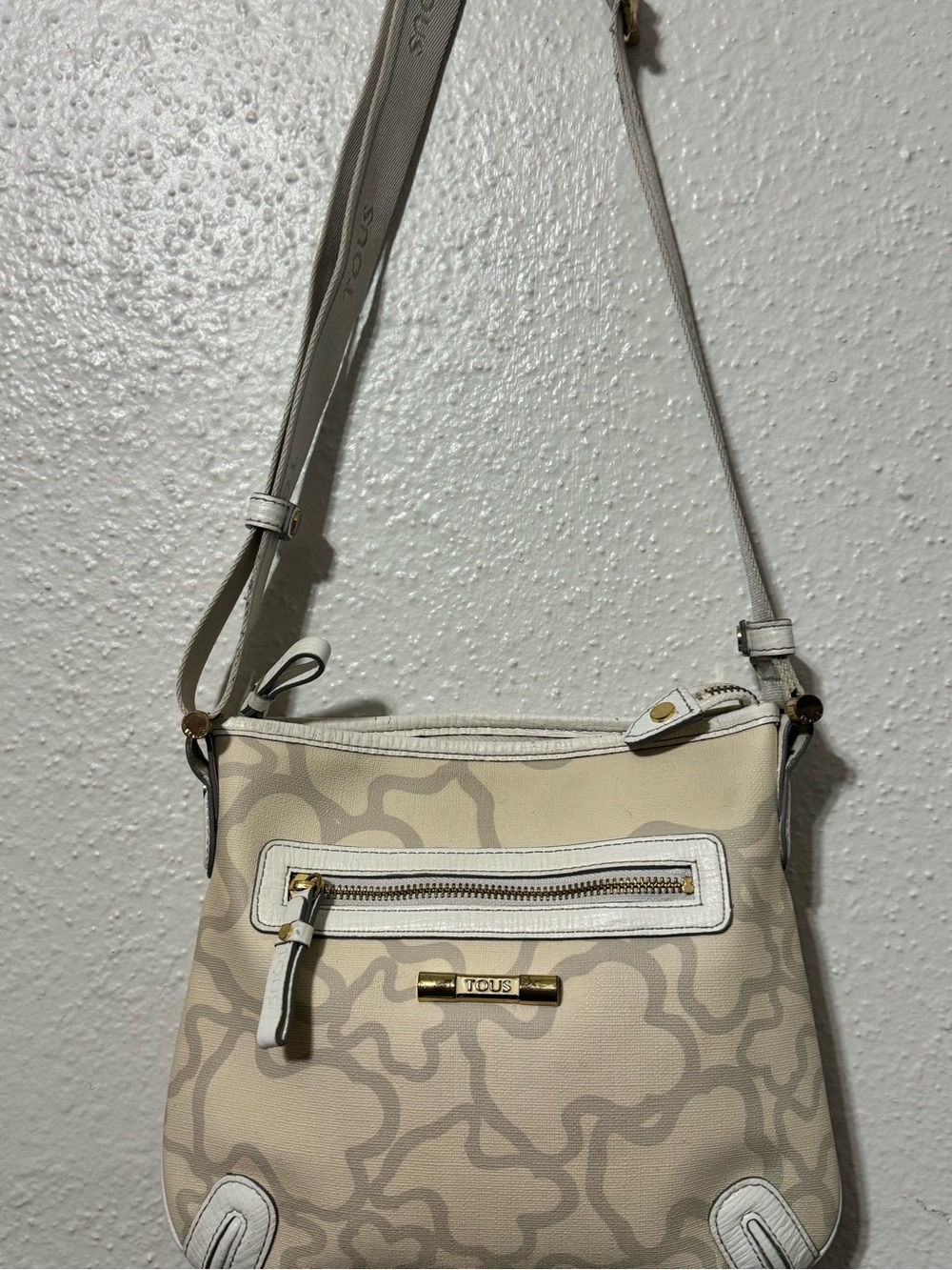 TOUS Cream and Taupe Pattern Shoulder Bag - Picture 4 of 16